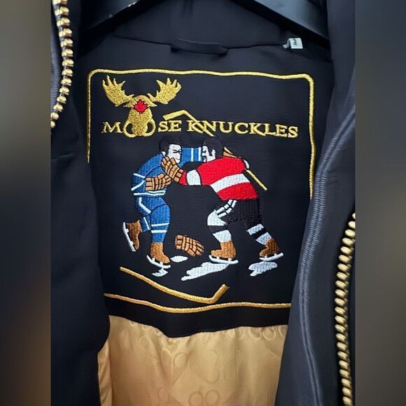 Moose Knuckles GOLD SERIES SAINTE FLAVIE BOMBER JACKET - Picture 7 of 7